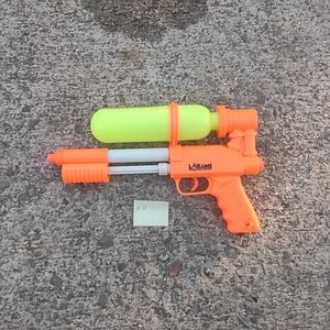 Vintage 1990 Larami Super Soaker 30 Air Pressure Pump Water Gun Orange WORKS